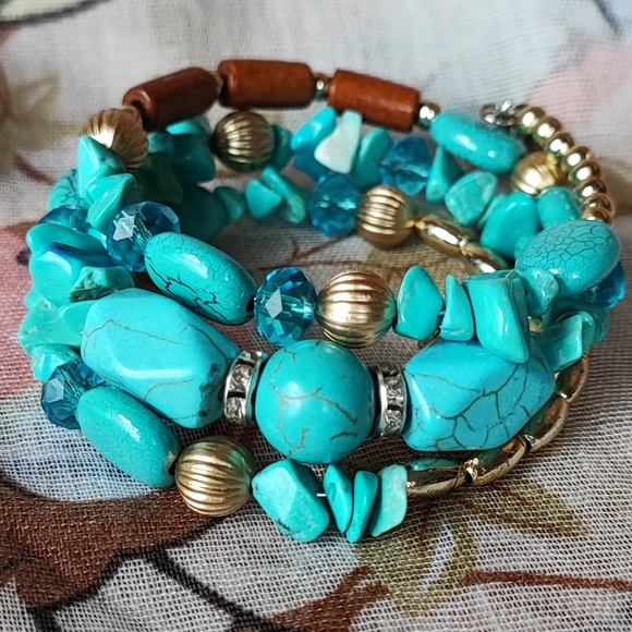 Turquoise Stone Wood Aqua Faceted Crystal Wood Beads Memory Wire Bracelet NEW - Picture 4 of 11